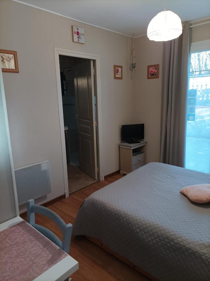 Le Nid De Mesanges Bed & Breakfast Chauffour-sur-Vell ภายนอก รูปภาพ