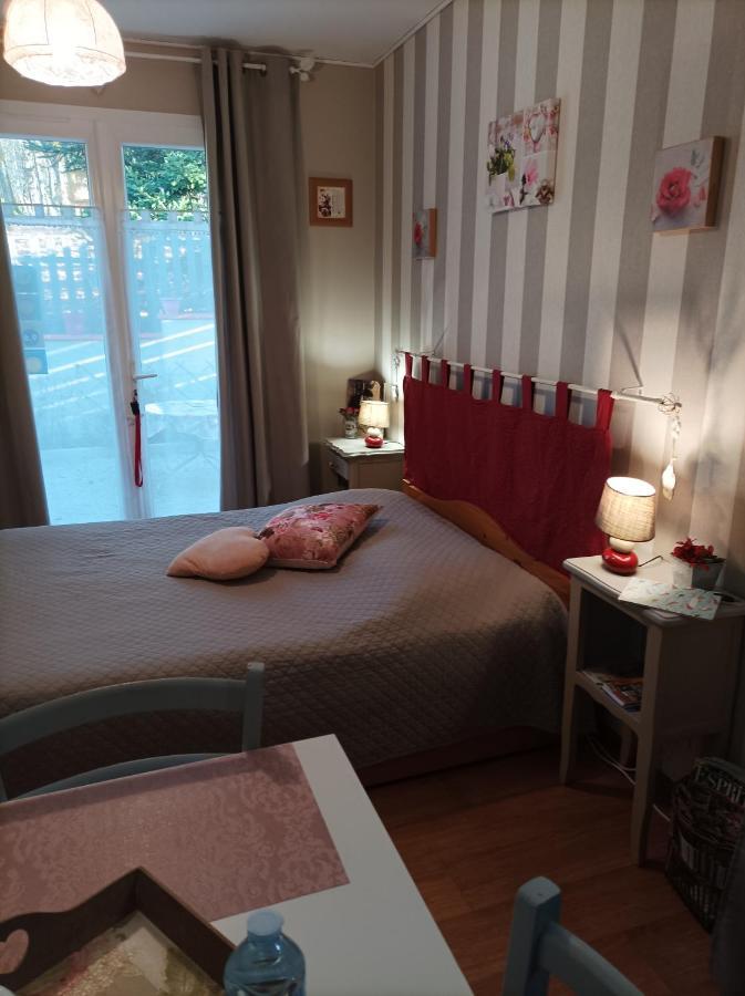 Le Nid De Mesanges Bed & Breakfast Chauffour-sur-Vell ภายนอก รูปภาพ
