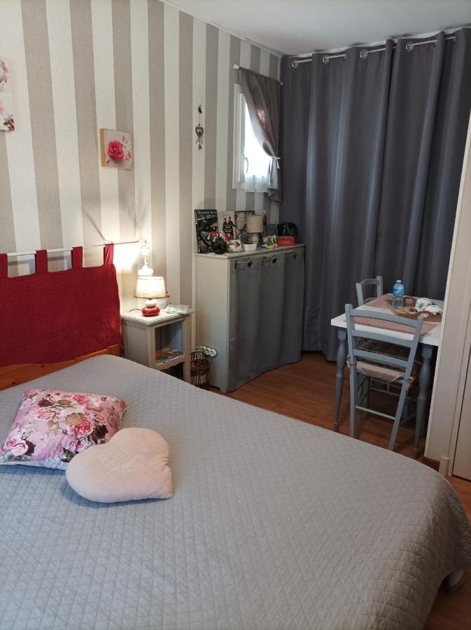 Le Nid De Mesanges Bed & Breakfast Chauffour-sur-Vell ภายนอก รูปภาพ