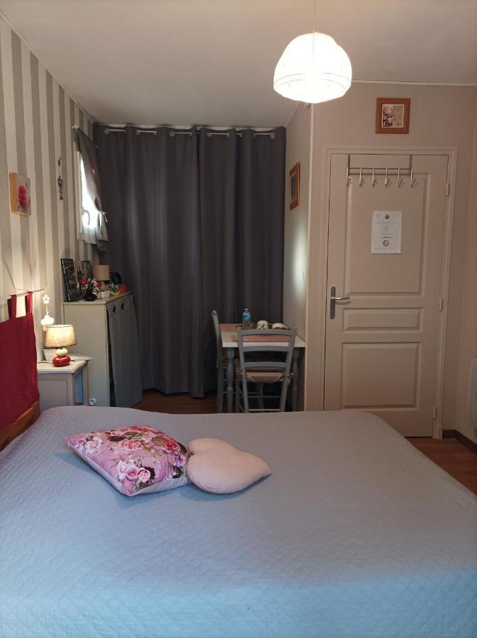 Le Nid De Mesanges Bed & Breakfast Chauffour-sur-Vell ภายนอก รูปภาพ