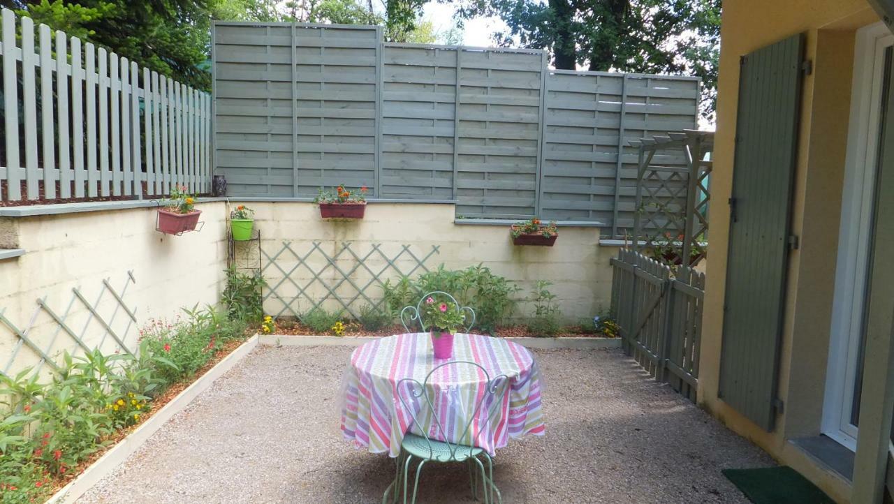 Le Nid De Mesanges Bed & Breakfast Chauffour-sur-Vell ภายนอก รูปภาพ